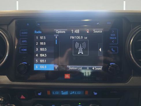 Used 2018 Toyota Tacoma TRD Sport w/ TRD Premium Sport Package AWD/4WD image 19