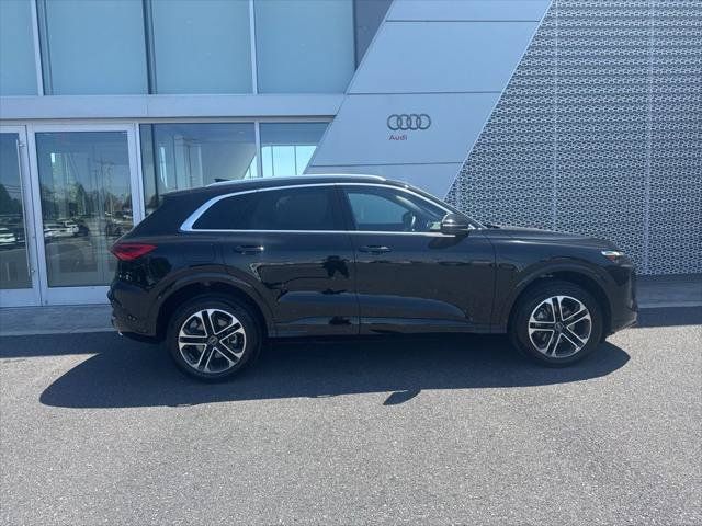 Certified 2025 Audi Q5 Premium w/ Convenience Package AWD/4WD image 2