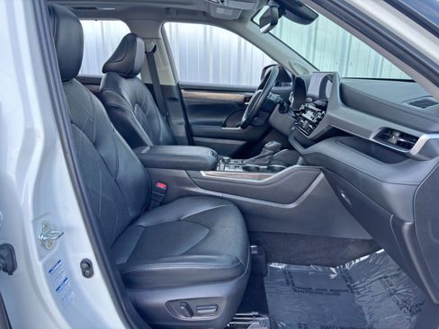 Used 2022 Toyota Highlander Platinum image 15