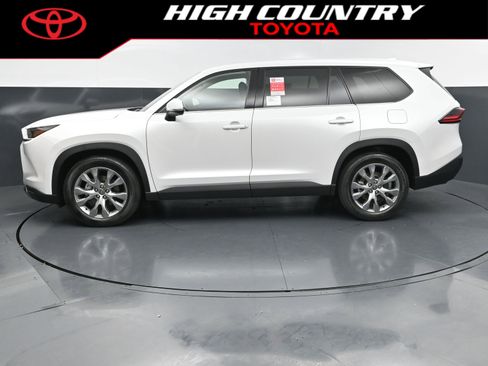New 2026 Toyota Grand Highlander FWD image 2