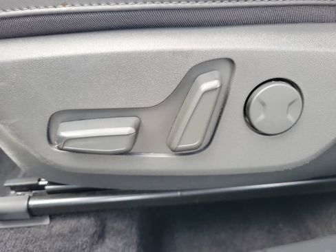 Used 2025 Kia Niro EX FWD image 17