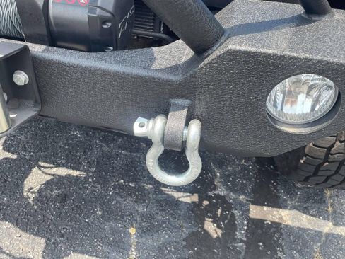 Used 2025 Jeep Wrangler Sport AWD/4WD image 11