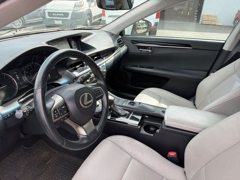 Used 2016 Lexus ES 350 w/ Accessory Package FWD image 6