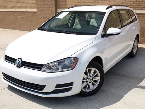 Used 2016 Volkswagen Golf S image 5