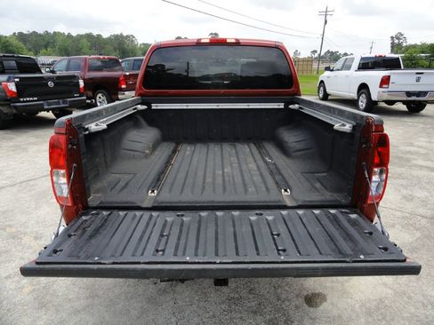 Used 2010 Nissan Frontier SE RWD image 19