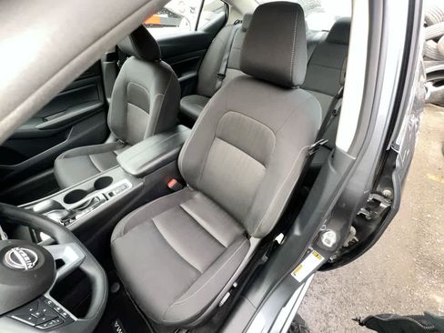 Used 2025 Nissan Altima 2.5 SV AWD/4WD image 12