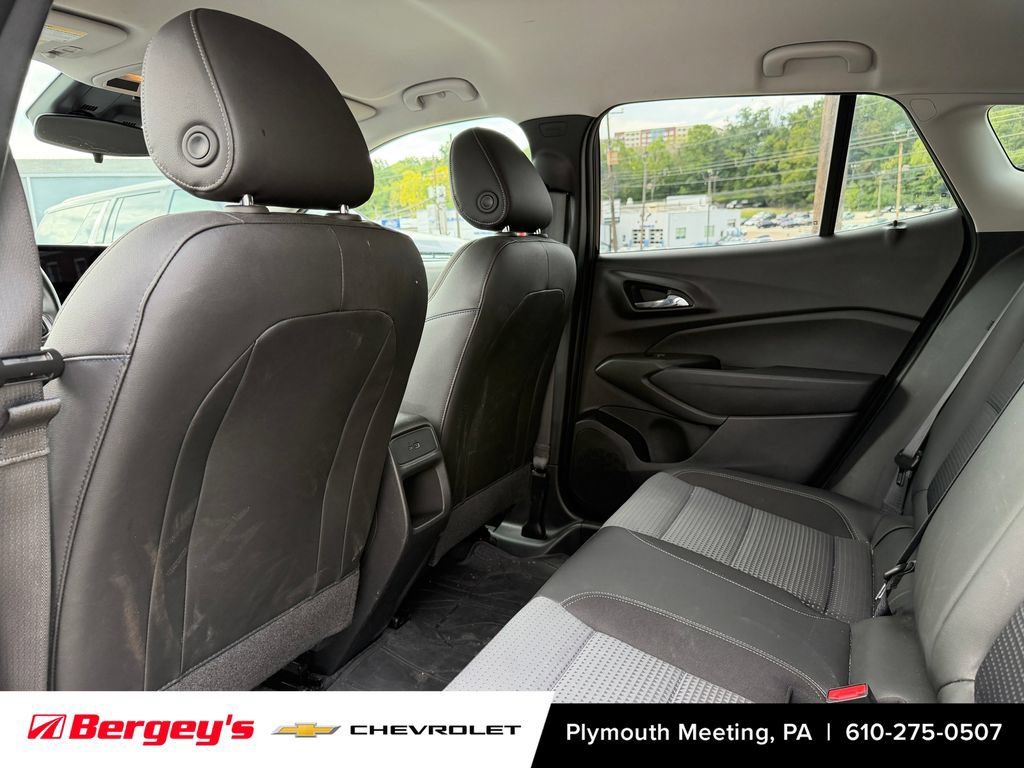 Used 2024 Chevrolet Trax LT w/ Driver Confidence Package FWD image 5