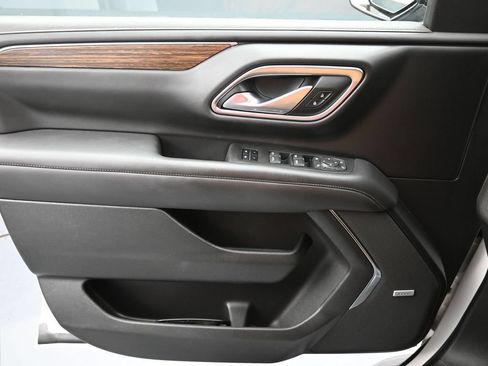 Used 2022 Chevrolet Suburban High Country w/ LPO, Illumination Package AWD/4WD image 19