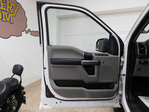 Used 2018 Ford F150 XLT w/ Heavy-Duty Payload Package image 30