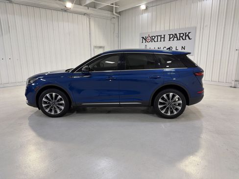 Used 2020 Lincoln Corsair Reserve w/ Elements Package image 2