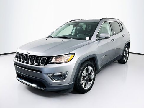 Used 2019 Jeep Compass Limited FWD image 3