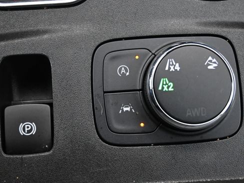 Certified 2023 Chevrolet Traverse RS image 18