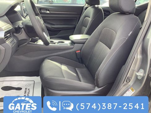 Used 2025 Nissan Altima 2.5 SV image 10