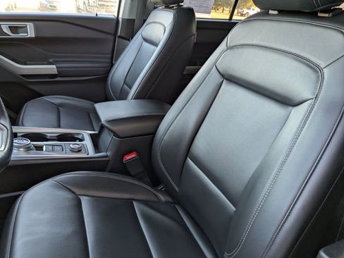 Used 2023 Ford Explorer XLT w/ Equipment Group 202A image 25