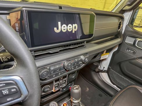 New 2026 Jeep Wrangler Sahara image 31
