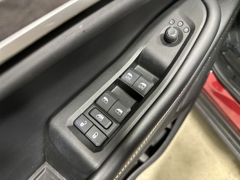 Used 2021 Jeep Grand Cherokee L Limited AWD/4WD image 15