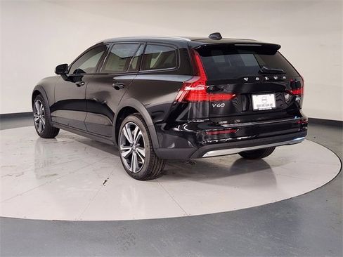 New 2026 Volvo V60 B5 Cross Country Plus w/ Protection Package Premier image 6