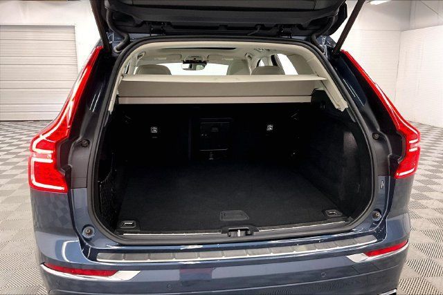 Used 2021 Volvo XC60 T5 Inscription w/ Advanced Package AWD/4WD image 42