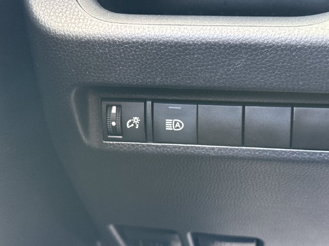 Used 2021 Toyota RAV4 XLE w/ Convenience Package FWD image 35