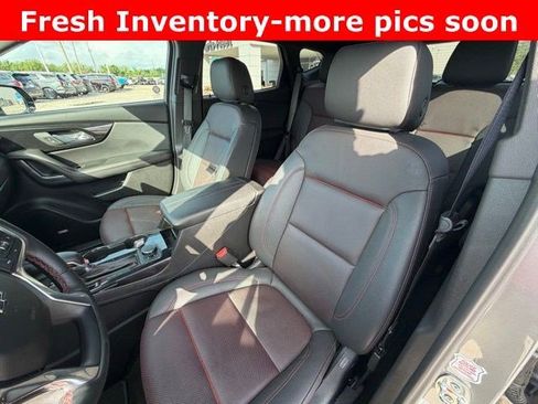 Used 2025 Chevrolet Blazer RS FWD image 9