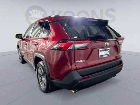 Used 2024 Toyota RAV4 XLE w/ Convenience Package image 4