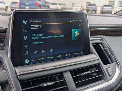 Used 2023 Chevrolet Suburban Premier image 13