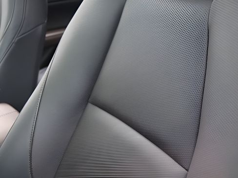 Used 2025 MAZDA CX-30 AWD 2.5 S w/ Premium Package image 16