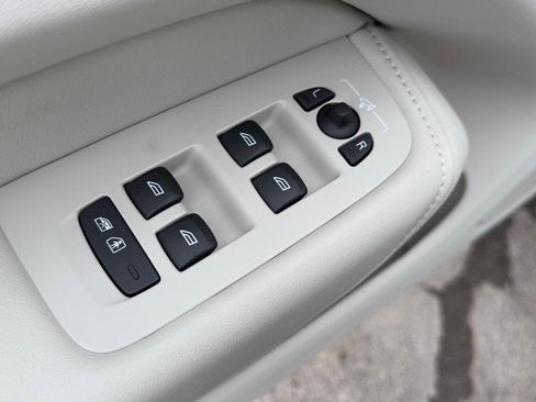 New 2025 Volvo XC60 T8 Plus w/ Protection Package Premier image 9