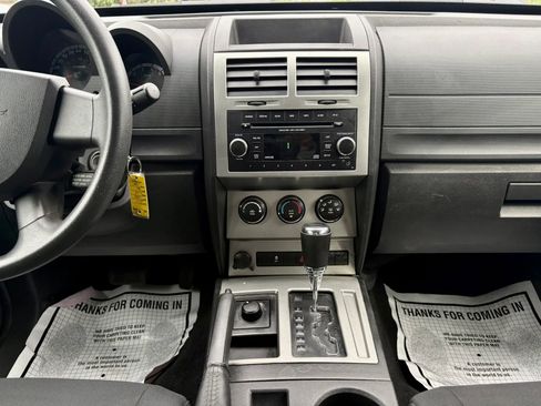 Used 2011 Dodge Nitro Heat AWD/4WD image 28