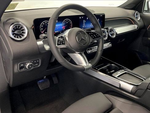 New 2026 Mercedes-Benz GLB 250 4MATIC image 8