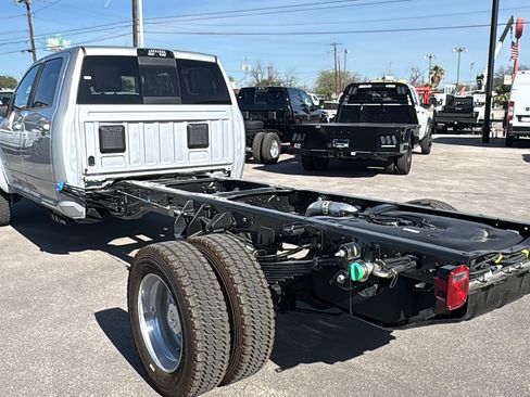 New 2026 RAM 5500 4x4 Crew Cab w/ Laramie Trim Package image 7
