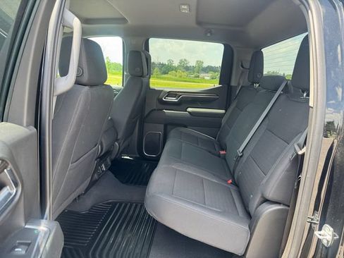 Used 2023 Chevrolet Silverado 1500 LT AWD/4WD image 16