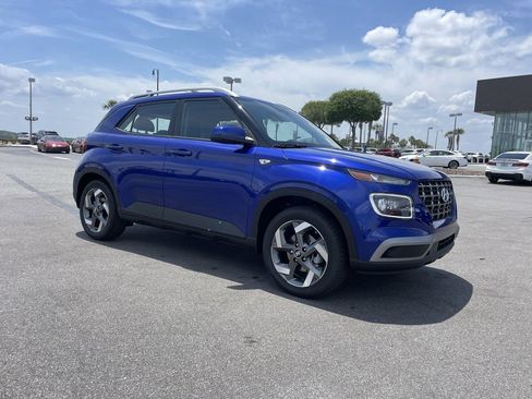 New 2025 Hyundai Venue Limited image 7