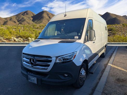 Used 2022 Mercedes-Benz Sprinter 3500 image 2