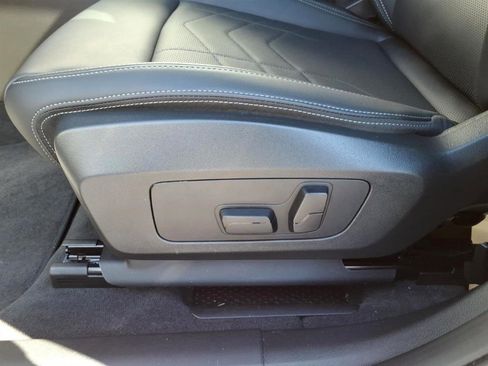 Used 2025 BMW X2 xDrive28i image 7