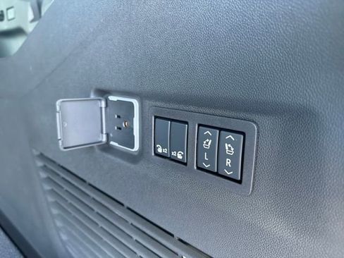 New 2026 Chevrolet Suburban High Country image 14