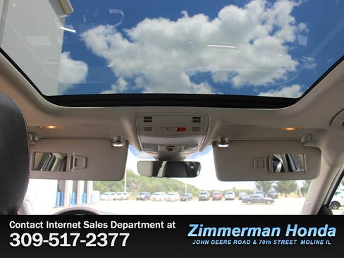 Used 2025 Volkswagen Jetta SE w/ Sunroof Package FWD image 8