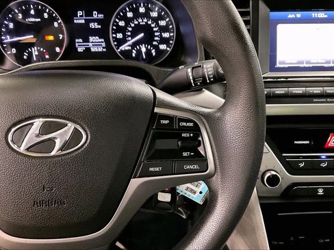 Used 2017 Hyundai Elantra SE FWD image 24