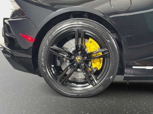Used 2023 Lamborghini Huracan EVO RWD image 5