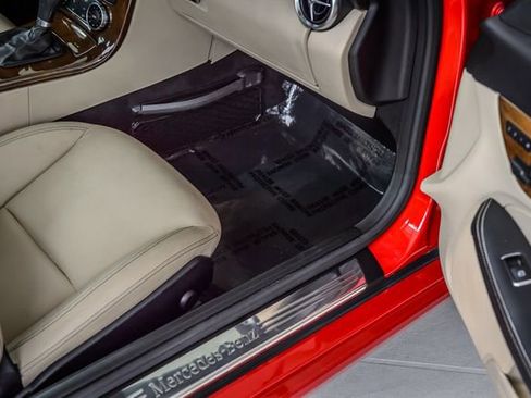 Used 2015 Mercedes-Benz SLK 250 image 44