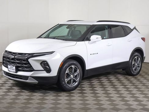 Used 2023 Chevrolet Blazer LT w/ LPO, Black Grille Bar Package AWD/4WD image 8