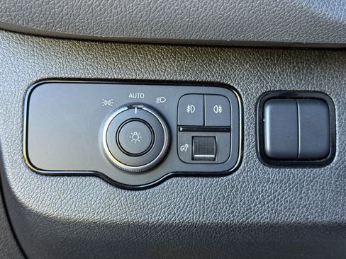 Used 2021 Mercedes-Benz Sprinter 2500 w/ Comfort Plus Package image 16