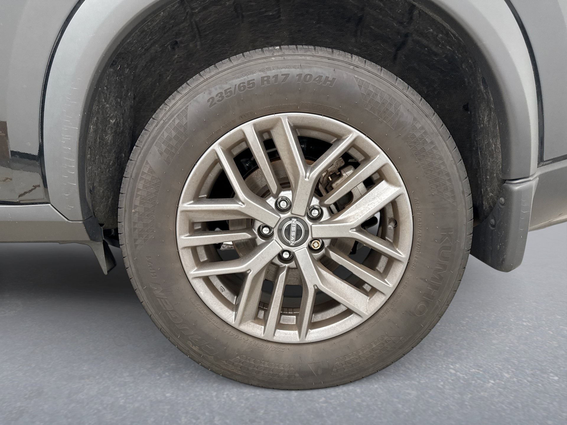 Used 2023 Nissan Rogue S AWD/4WD image 13