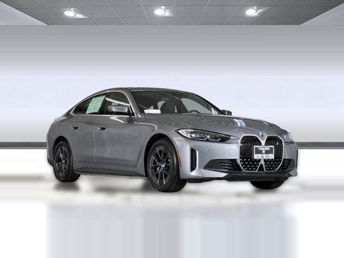 Used 2024 BMW i4 eDrive35 w/ Premium Package RWD image 7