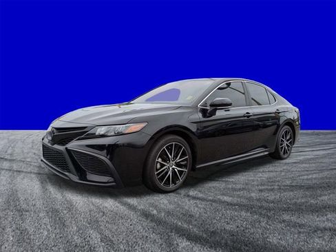 Used 2024 Toyota Camry SE FWD image 8