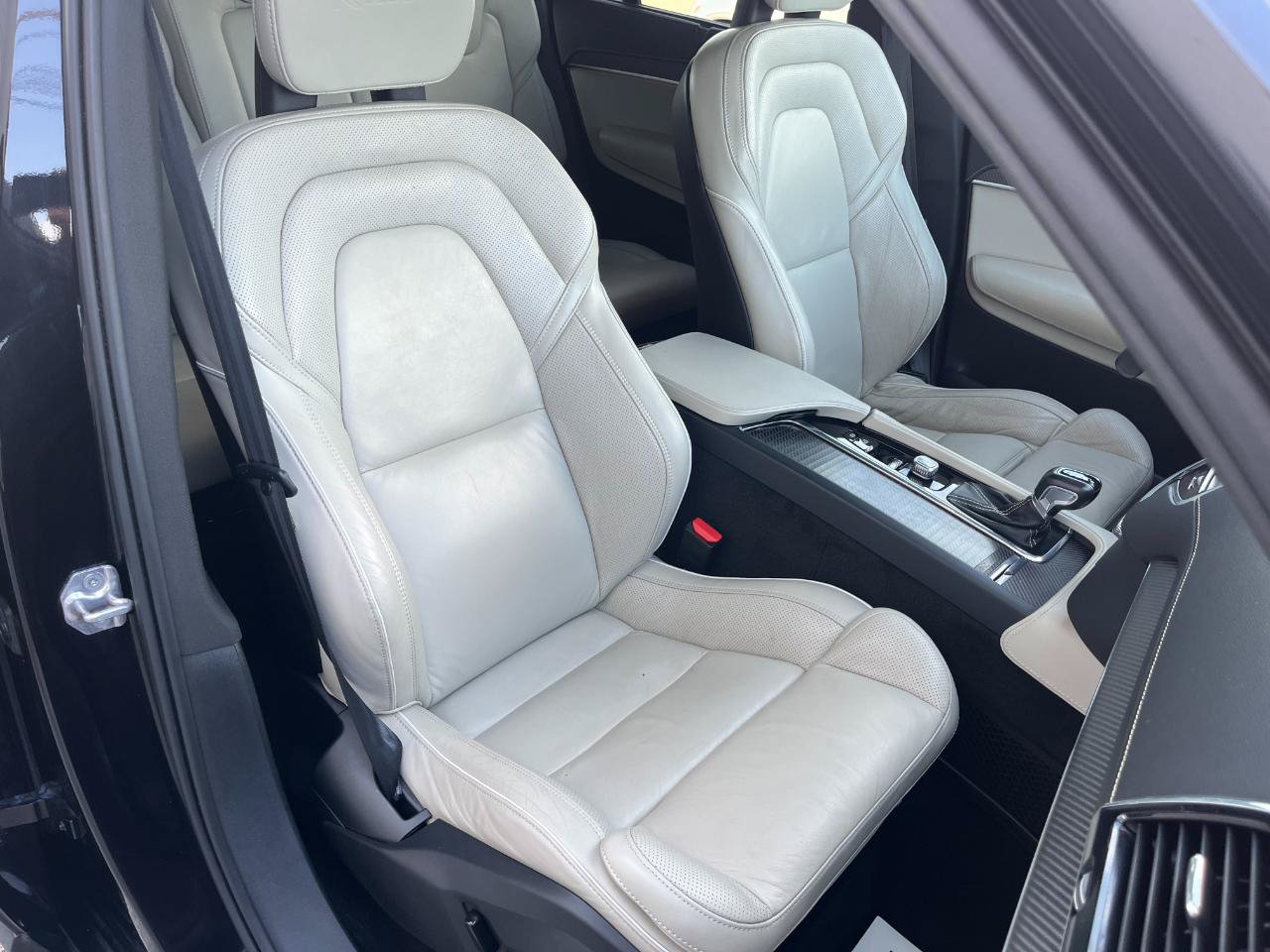 Used 2020 Volvo XC90 T6 R-Design w/ Protection Package Premier AWD/4WD image 21