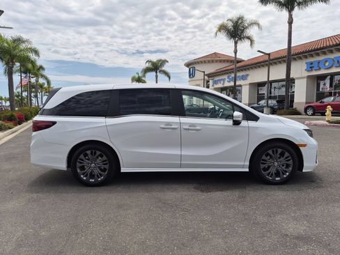 New 2026 Honda Odyssey Touring image 12