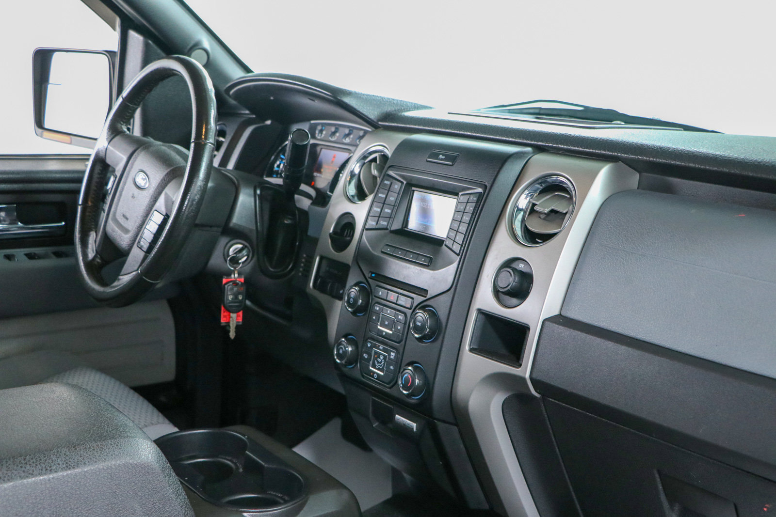 Used 2013 Ford F150 XLT w/ Luxury Equipment Group RWD image 26