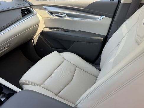 Used 2019 Cadillac XT5 Luxury image 16