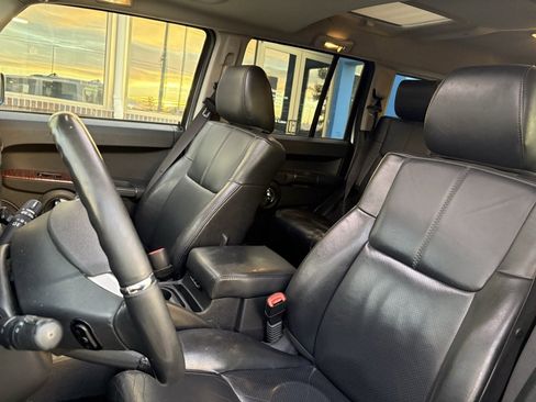 Used 2010 Jeep Commander Limited w/ Trailer Tow Group IV image 12